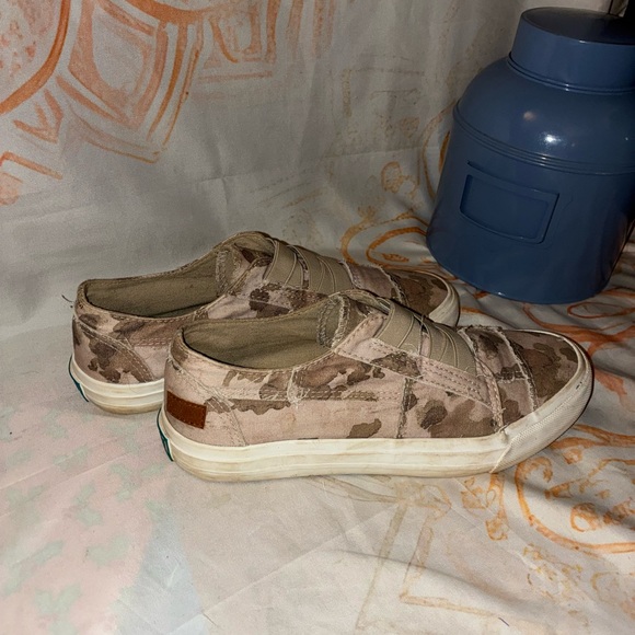 Blowfish Malibu Marley Brown Camo Sneakers - Picture 5 of 7